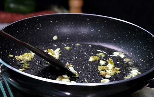 saute-ginger-garlic