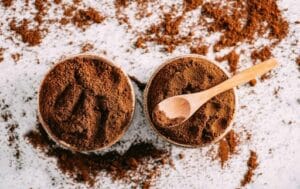 Apply coffee on hand to get rid of garlic smell