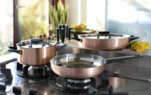 Alcohol will evaporate while cooking