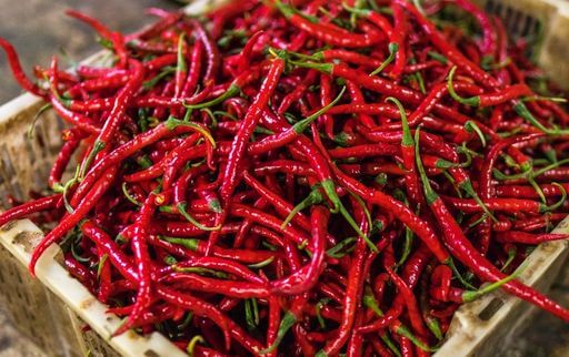 Remove seeds from chilli peppers to reduce heat Remove seeds from chilli peppers to reduce heat