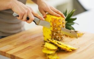 How to cut pineapple