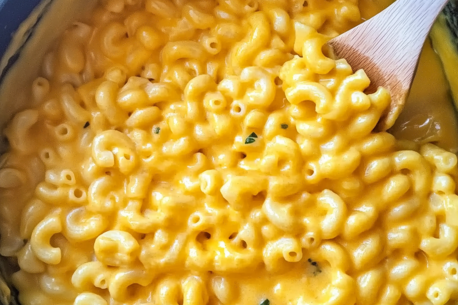 One Pot Creamy Mac and Cheese 1