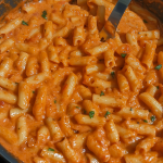 10 Minute Creamy Red Pepper Pasta Sauce 1